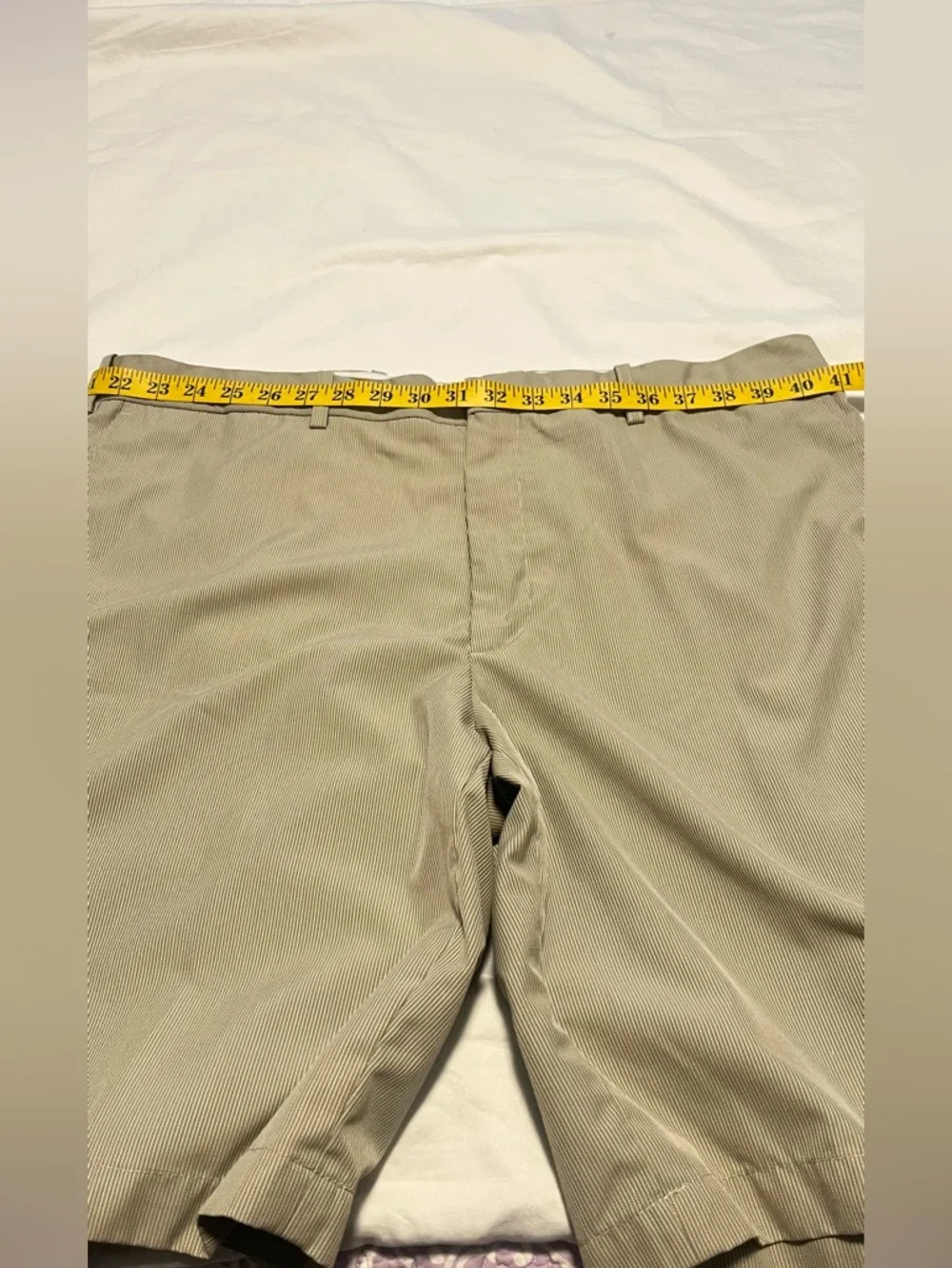 Walter Hagen Men”s Tan  & White Pinstripe Flat-Front Golf Shorts Size 40 - Picture 11 of 12